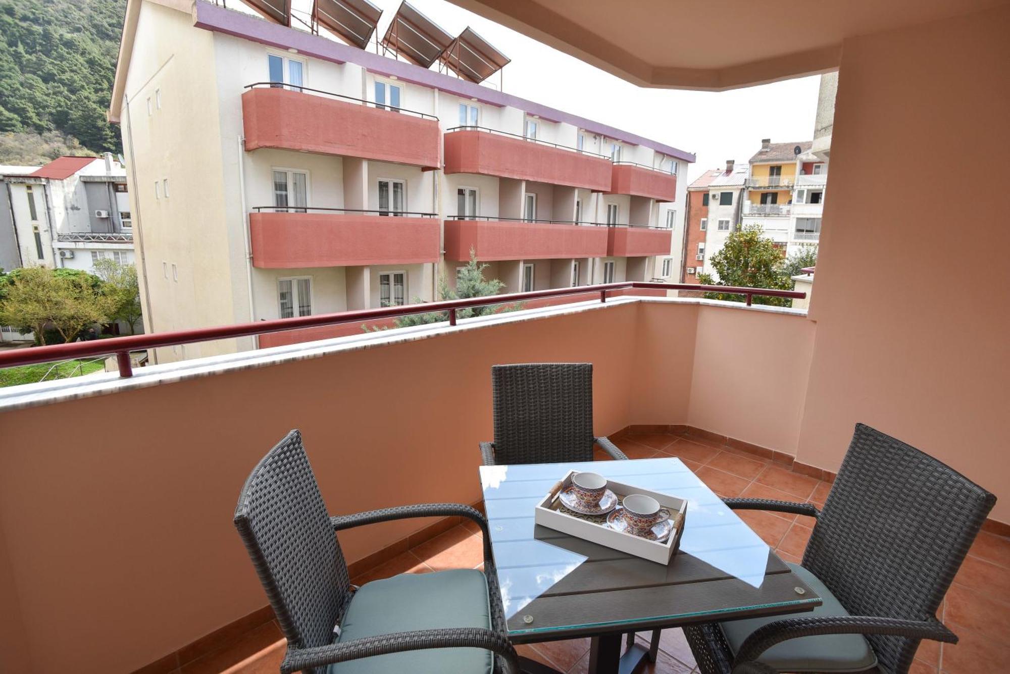 Comfort Apartment Near The Beach Budva Exterior photo